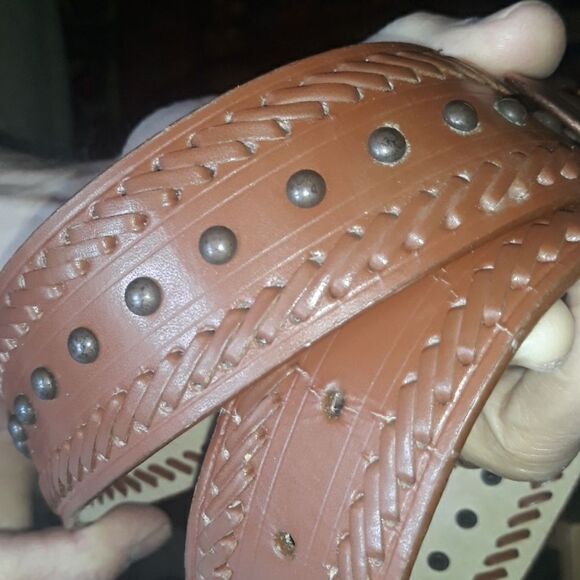 STEVE MADDEN copper buckle Studded Leather Belt Sm - Picture 2 of 9